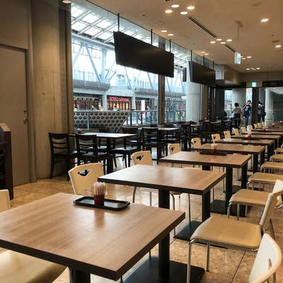 ロイヤルキャフェテリア 東京ビッグサイト店WorksKAWAJUN Public Furniture International