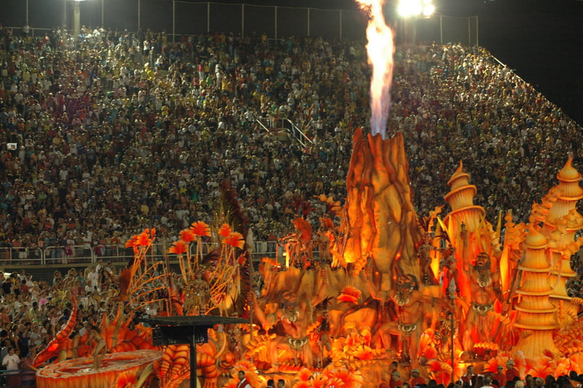 ギョレメからウチヒサール城・カイマクル地下都市へバスでの行き方 2025年8月- キャンプ・海外旅行ブログ