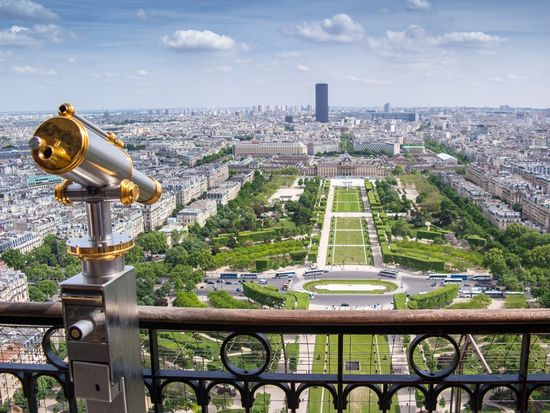 パリのエッフェル塔 2 階の階段チケットKlook