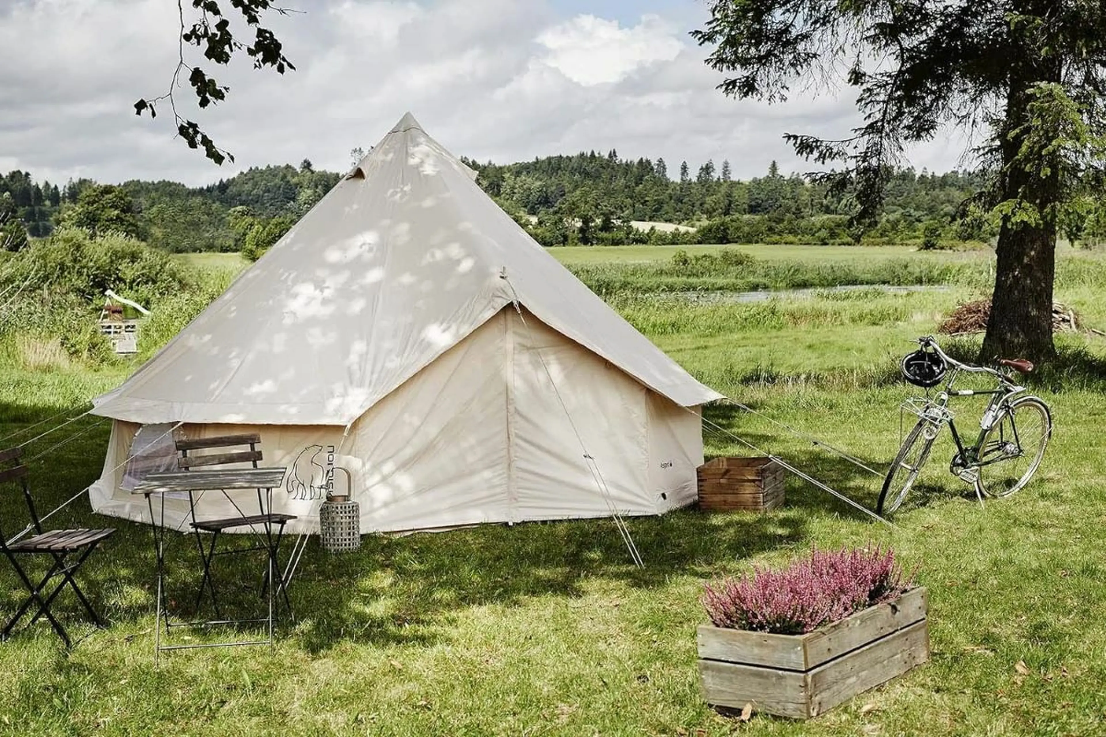 モンゴル国で泊まりたいテント式住居、ゲル宿泊 – VOYAGE