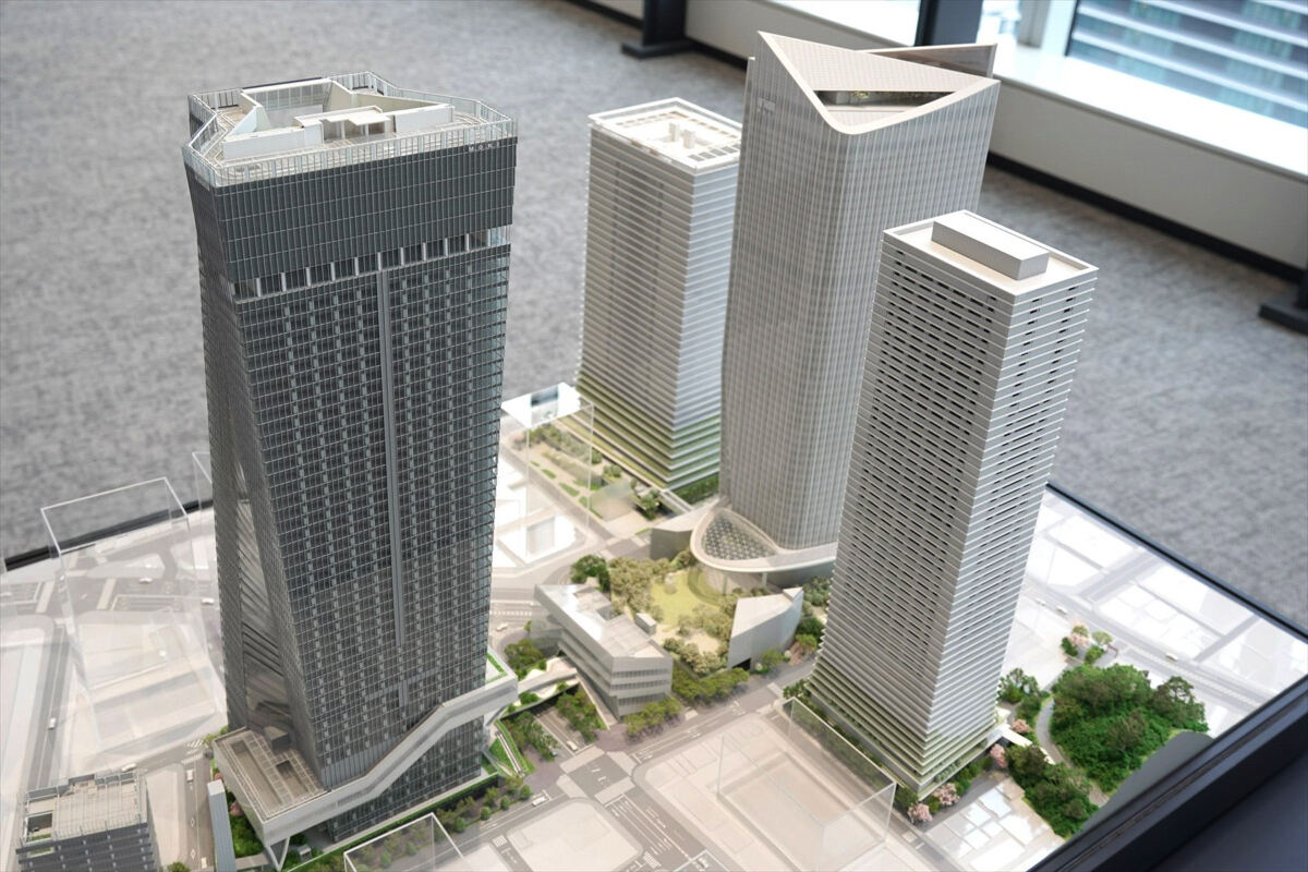 究極の浮遊感を楽しめる、超高層ビルの屋上から飛び出たガラス製プールの圧倒的な景色 - DNA