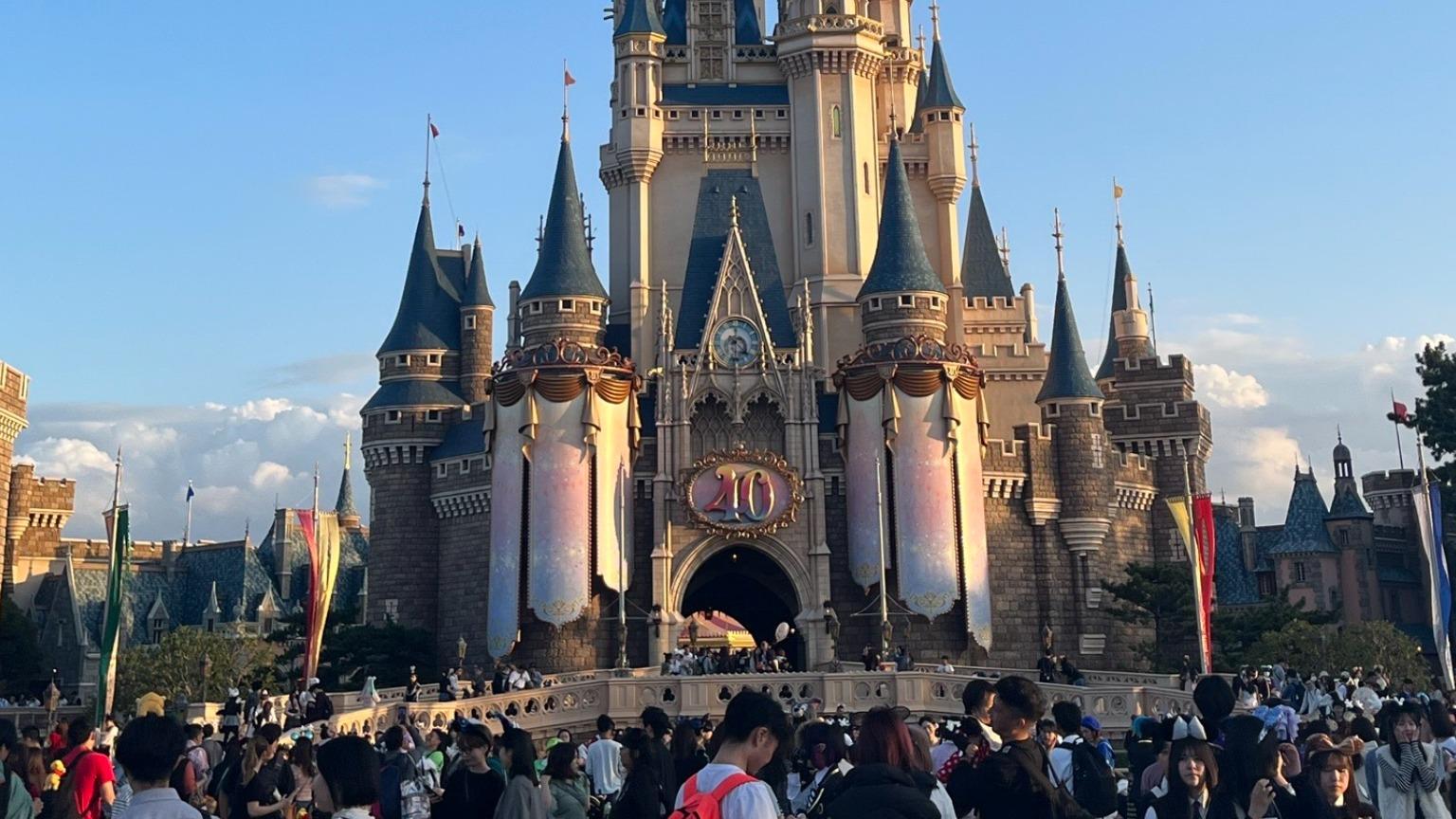 2025 海外ディズニーまとめ！世界にあるディズニーランドの割引チケットや費用を紹介