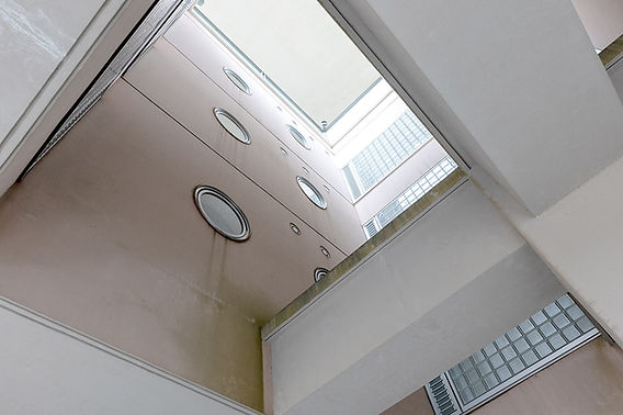 日本の珍スポット９８ 穴の開いた集合住宅「サンライフ光都」話のコレクション