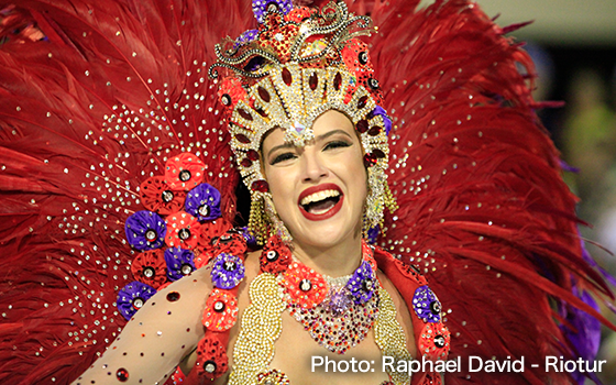 リオのカーニバル、恒例のサンバパレード始まる ブラジル 写真80枚 国際ニュース：AFPBB