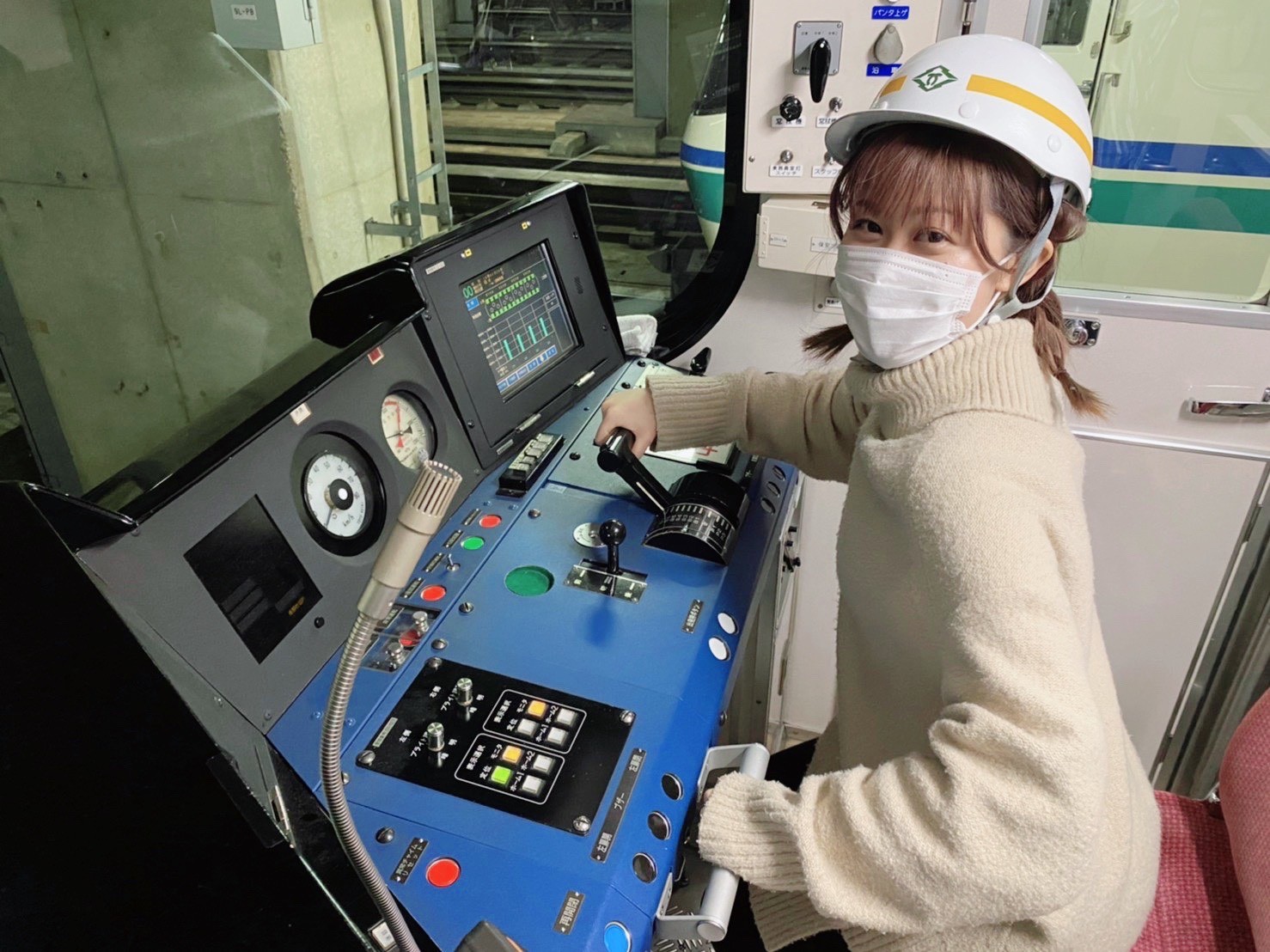 あぶない刑事』が「STOP 駆け込み乗車！」と呼び掛け 神戸市営地下鉄でマナー啓発