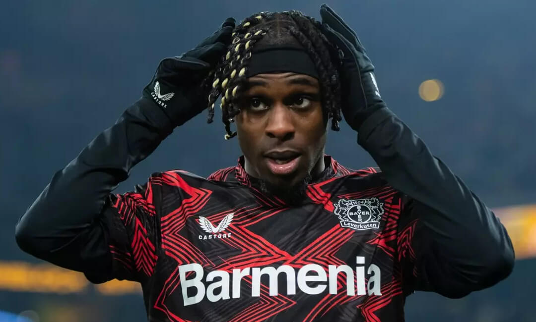 スタン・コリモアがリバプールの写真にサイン - オールスターサイン