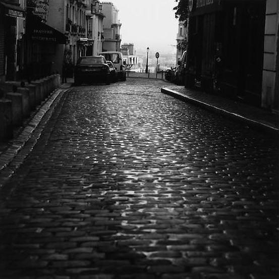 石畳のストリートにパリフランス - パリのストックフォトや画像を多数ご用意