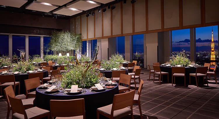 title 51階「ザ タヴァン グリル＆ラウンジ」では、本日5月1日 水