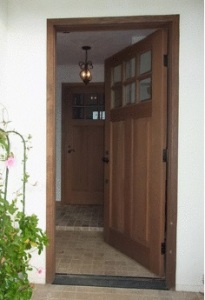 海外の玄関ドアは内開き 日本はなぜ外開きなのか？戸建てリノベINFO