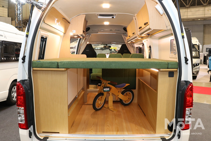 大人気のキャンパー仕様ハイエース7選。正統派や西海岸風も キャンピングカーショー2023中古車なら グーネット