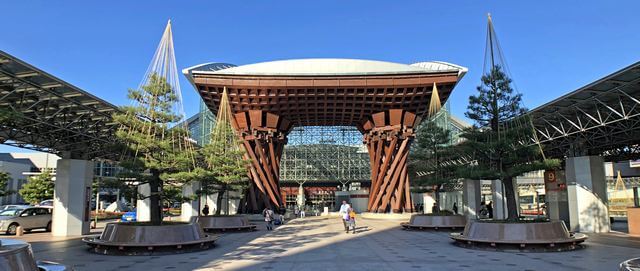まちネタ 金沢駅のライトアップ。意外なカメラスポットです！いいじ金沢