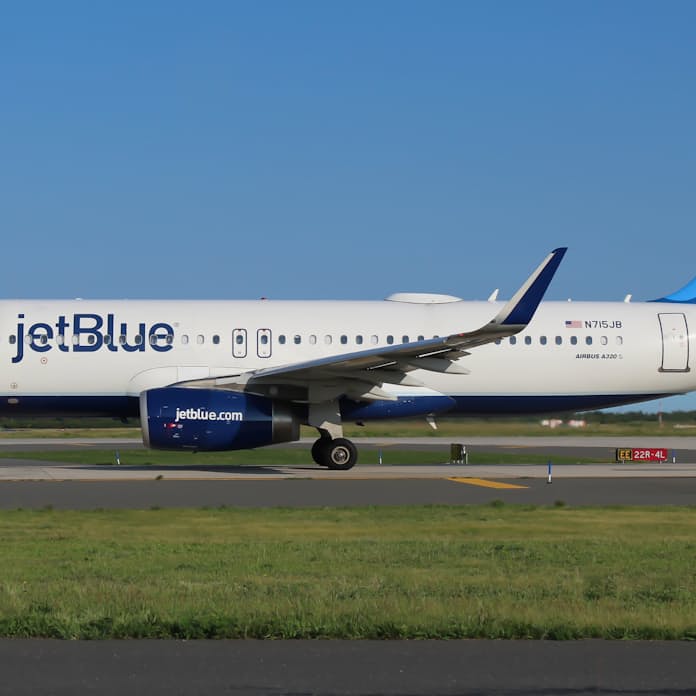 Amazonの衛星通信、米ジェットブルー航空が採用 2027年から - 日本経済新聞