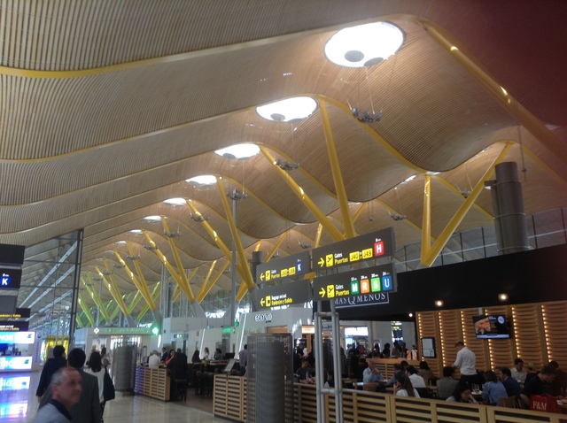 マドリードバラハス国際空港から市内へのおすすめ移動方法 スペイン空港アクセス- 旅行ブログオハヨーツーリズム