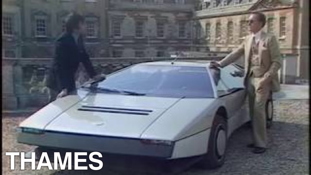 まさかの5連ヘッドライト!? 未来を先取りしすぎたスーパーカー「ブルドッグ」が話題に 約40年前にアストンマーティンが1台だけ製作ねとらぼ