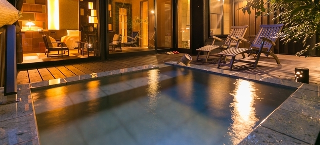 雲風々 - ufufu -修善寺の奥に佇むモダンな隠れ宿で豊かな自然と３つの源泉、美食に満たされる