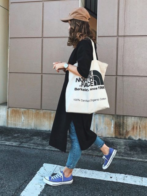 夏キャンプはどんな服装で行く？大人女子のおしゃれな正解コーデとは - lamireラミレ