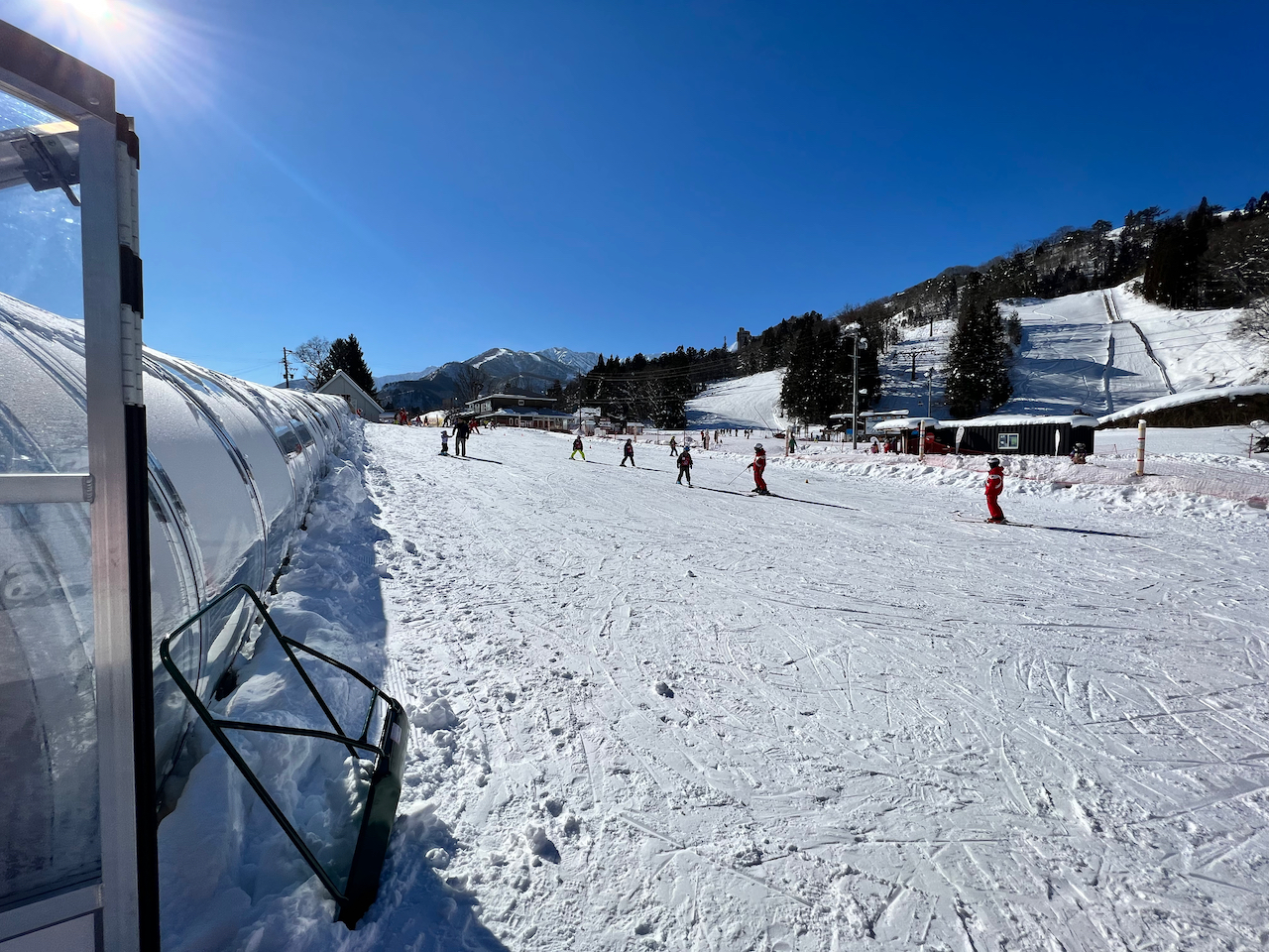 HAKUBA VALLEY 白馬八方尾根スキー場_スノーアクティビティ_アイススケート・カーリング・スノーシュー・スノートレッキング・雪上車・かまくら・スノーアクティビティトリップアイデアGo NAGANO長野県公式観光サイト