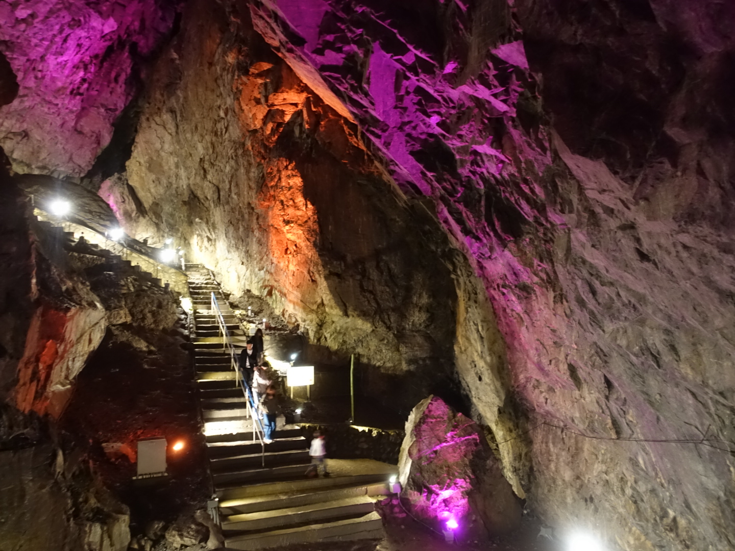 日原鍾乳洞のお大師さまスポットで参拝してきました 東京都西多摩郡奥多摩町日原- うちこのヨガ日記