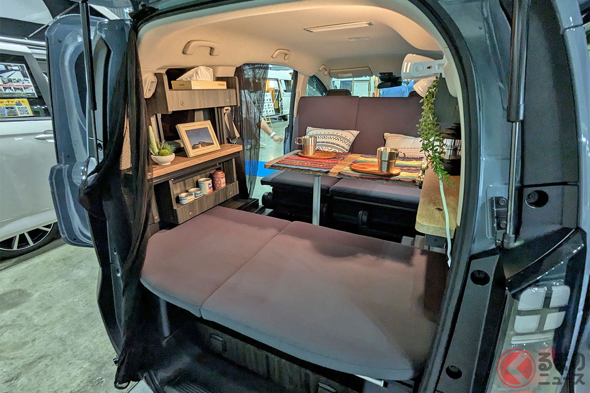 軽で車中泊！ 最強のキャンピングカーベース「ホンダN-VAN」は初心者でも気軽に車中泊が出来る純正キットがあった 話題を先取り