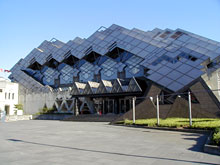 大屋根含め２０年６月完成 日本武道館、本館 東京都千代田区 南に「中道場」新設 ~