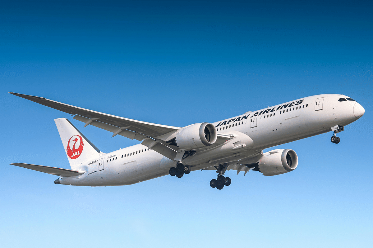 飛行機 雲の上はいつも晴れ♪ :