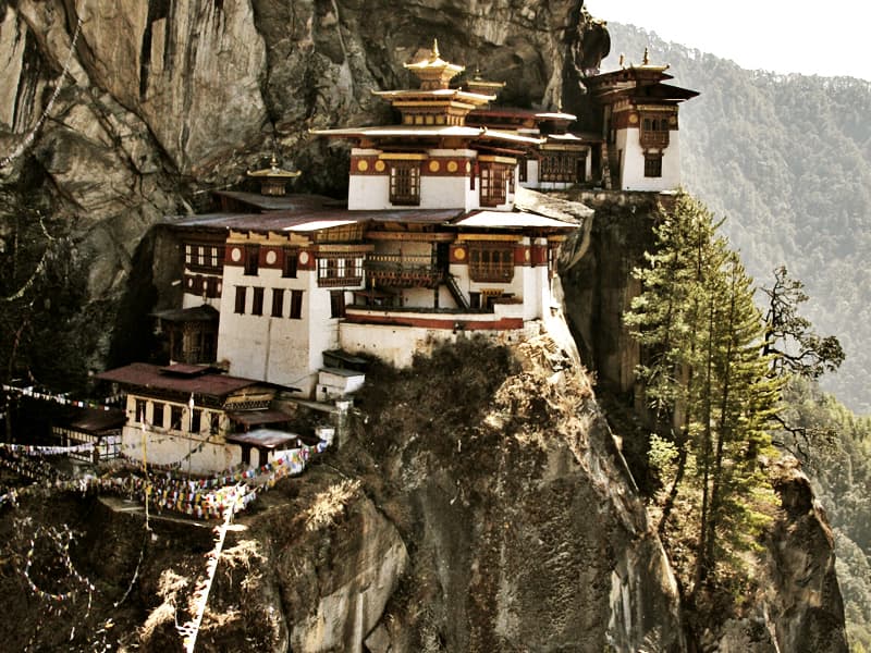 一生に一度は訪れたい聖地！「タクツァン僧院」TRIPPING