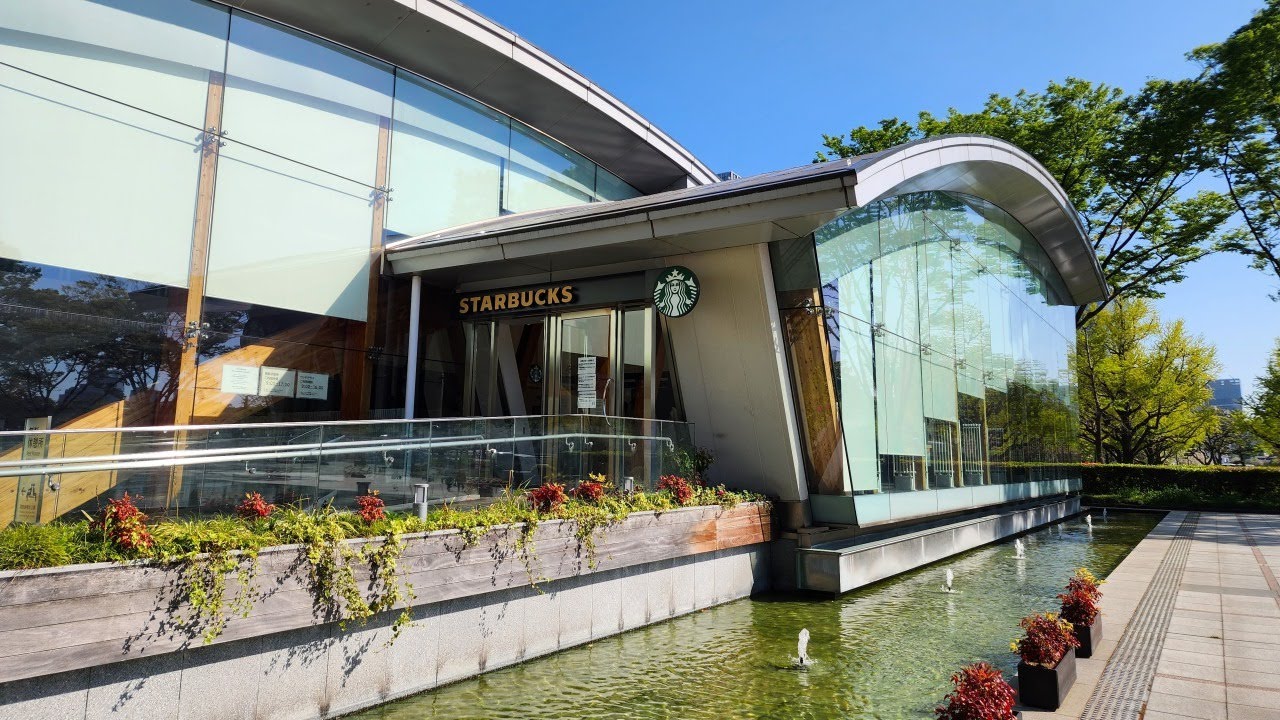スターバックス コーヒー皇居外苑 和田倉噴水公園店は丹下健三が関わったかも！？建築とアートを巡る®