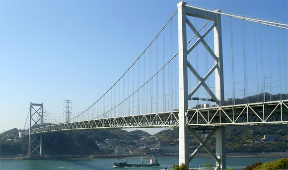 東洋一のつり橋」関門橋、開通５０年でライトアップ開始 : 読売新聞