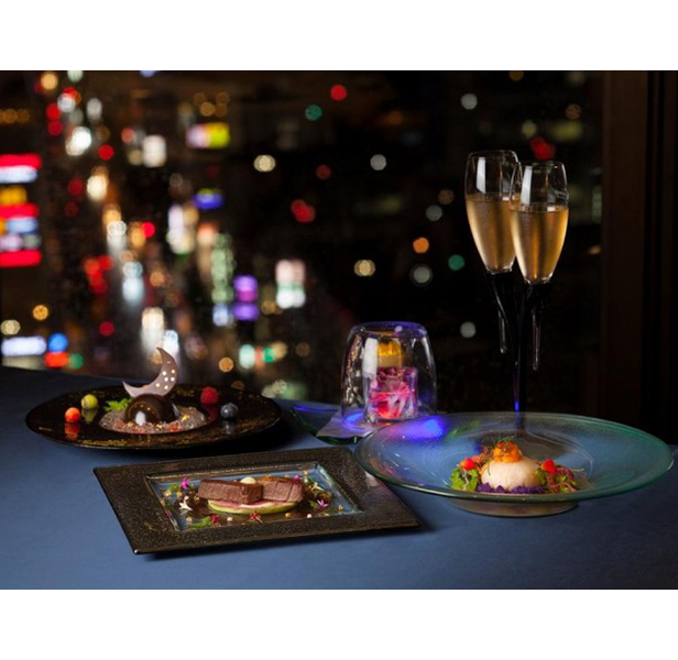 札幌駅 「開放感あふれるH160mのクリスタルな眺め」 -