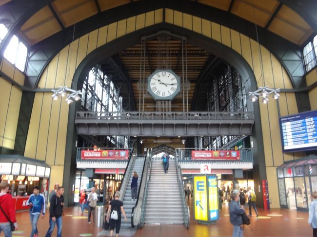 ドイツハンブルグ空港でワールドショップとセネターラウンジを堪能したお話でめさん