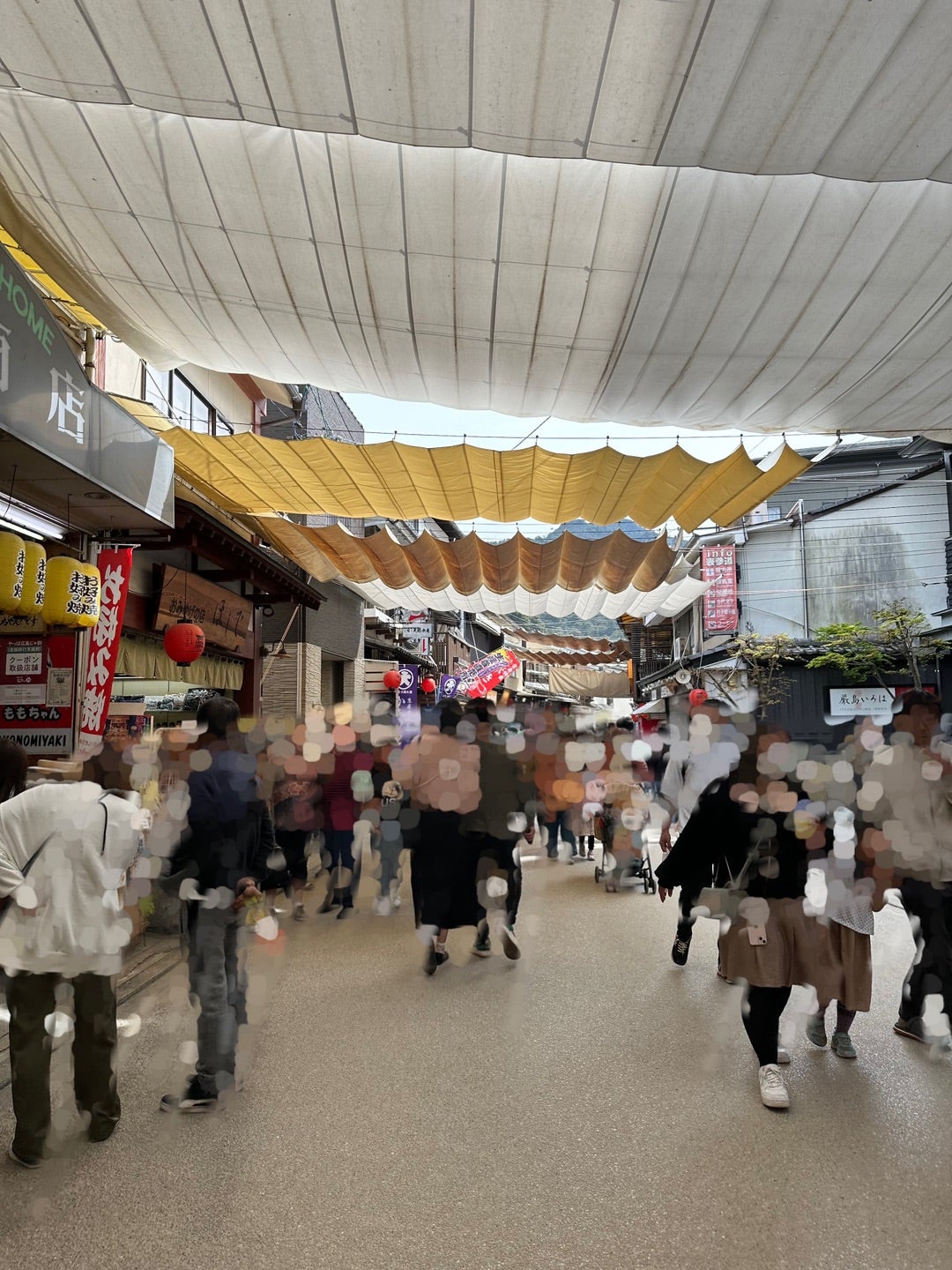 烈雪の『宮島表参道商店街と五重塔』 by Mr.KGCafé & Magazine