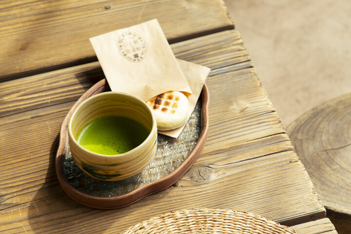 路地の多い鎌倉・長谷の楽しい街歩き♪縁側でくつろぐ古民家カフェをめぐる休日ことりっぷ