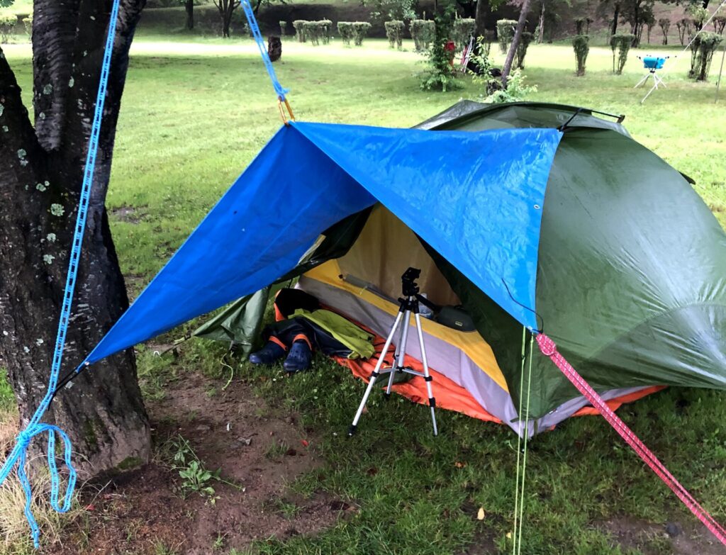 元日本一周者が教える 実際にやっていたバイク旅でのブルーシート４つの活用 - kakipi blog