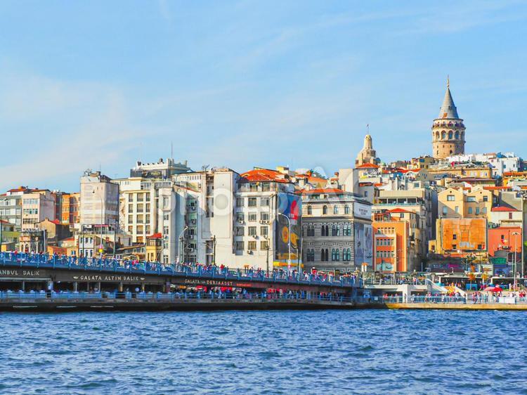 イスタンブールの街並みと礼拝堂 10244000394 の写真・イラスト素材アマナイメージズ