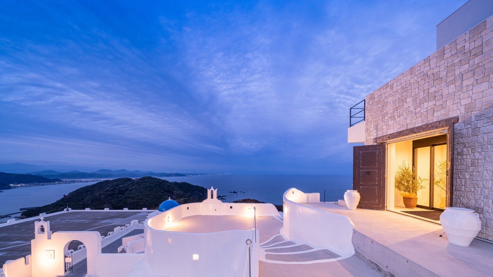 ヴィラ サントリーニの宿泊予約はRelux リラックス