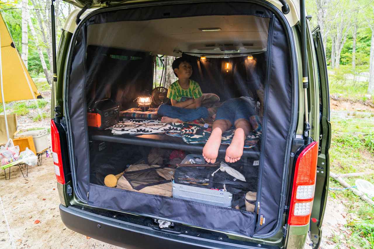 ハイエースで車中泊ライフを楽しむ2組の親子。それぞれが手に入れた幸せの形とは？クルマ情報サイトｰGAZOO.com