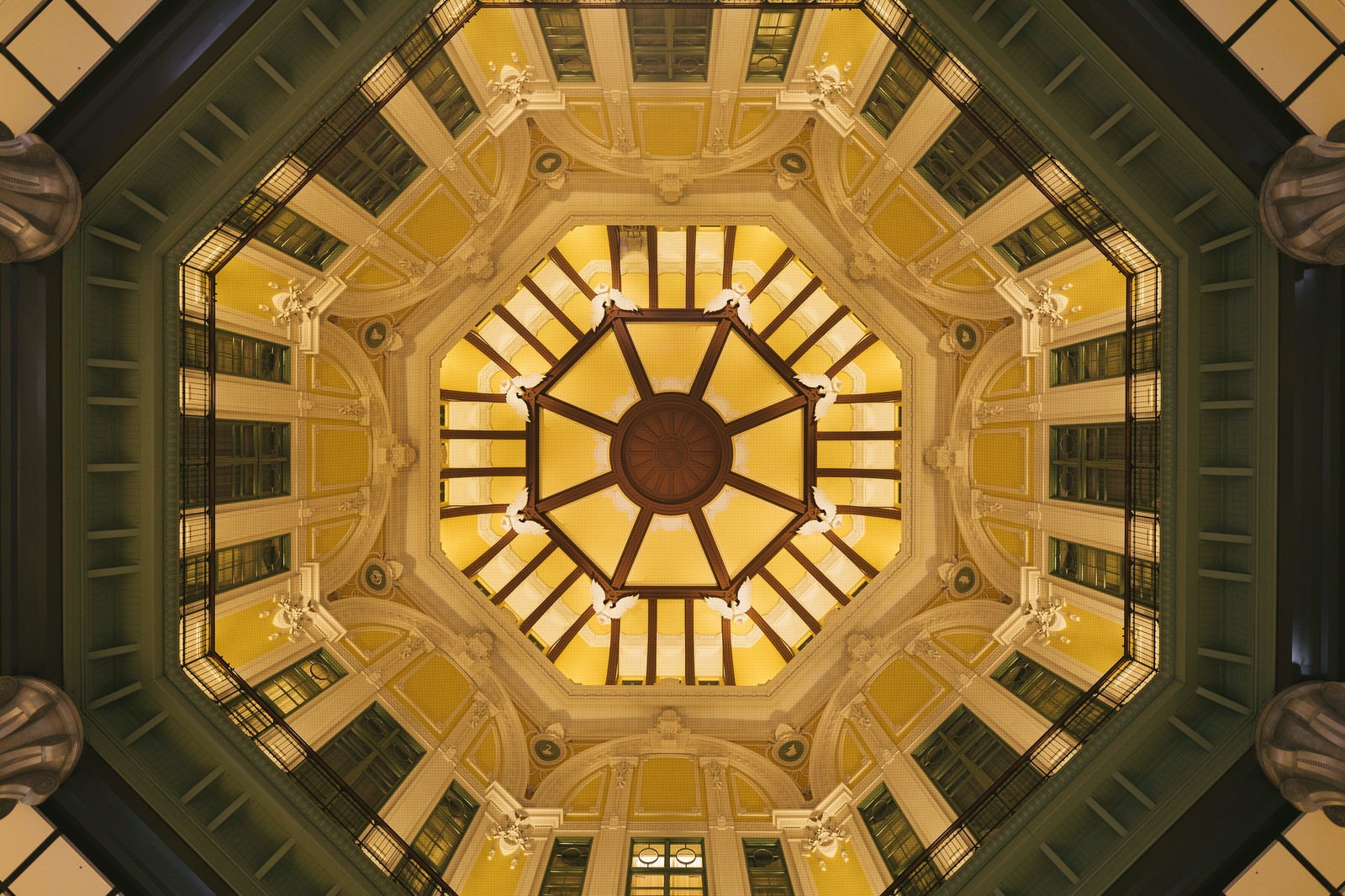 東京駅ドーム天井の真上の様子の無料の写真素材 - ID.23368フリー素材 ぱくたそ