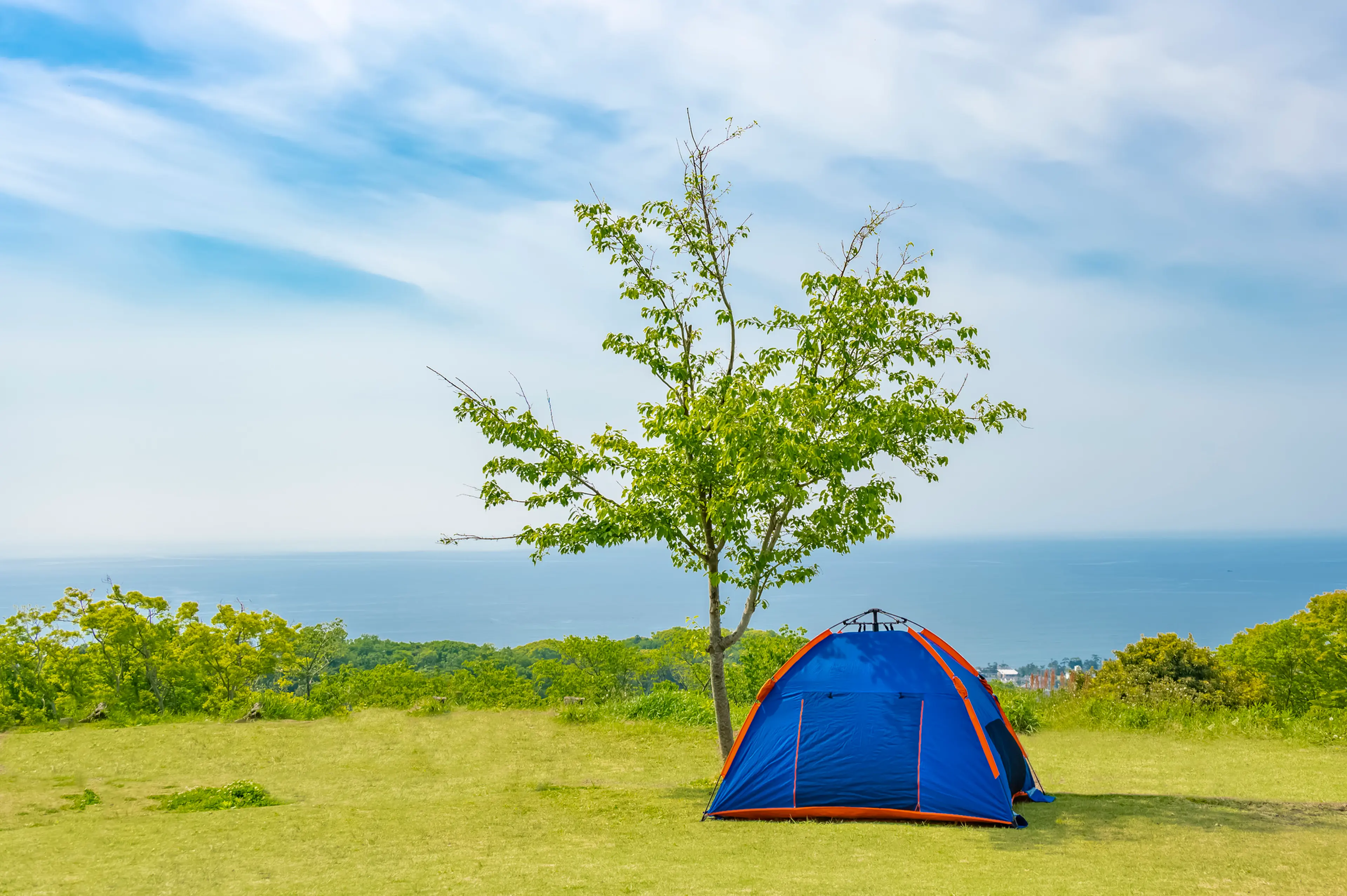 ワンタッチテントなら設営が超簡単で時短にもなる！パッと開いてすぐ設置できるワンタッチテントのメリット・デメリットと選び方はこれ