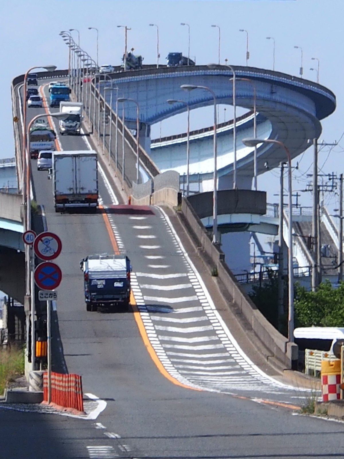 大阪市 なみはや大橋2024年5月17日 ベタ踏み坂