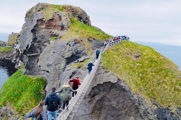 アイルランド3大絶景 さわやか大自然を満喫☆ジャイアンツコーズウェイ・イニシュモア島とモハーの断崖クルーズ☆ケルトの国を一周 北アイルランドも探訪海外旅行・海外ツアーの専門店ファイブスタークラブ