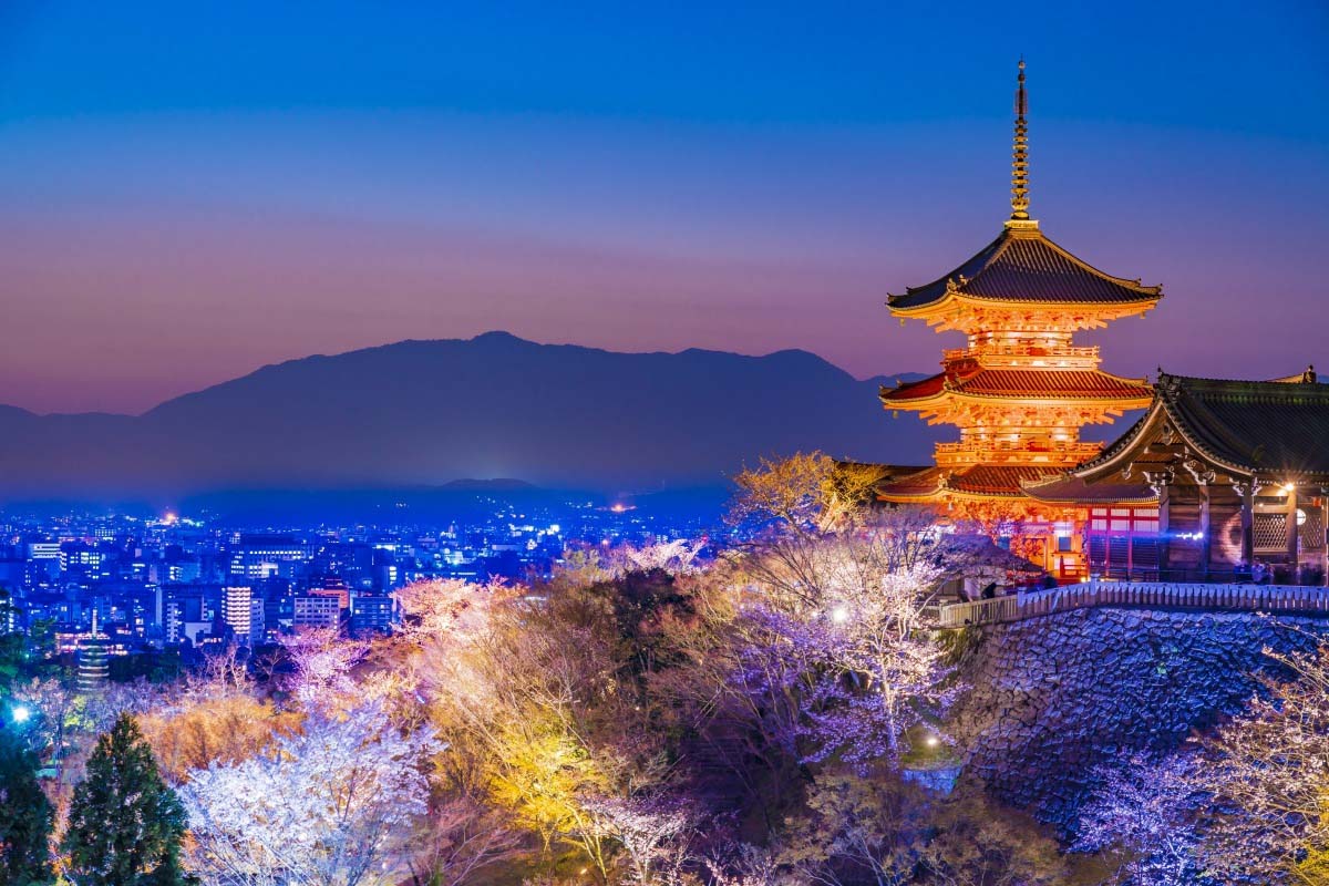 雨でも美しい清水の舞台Trip.com 京都