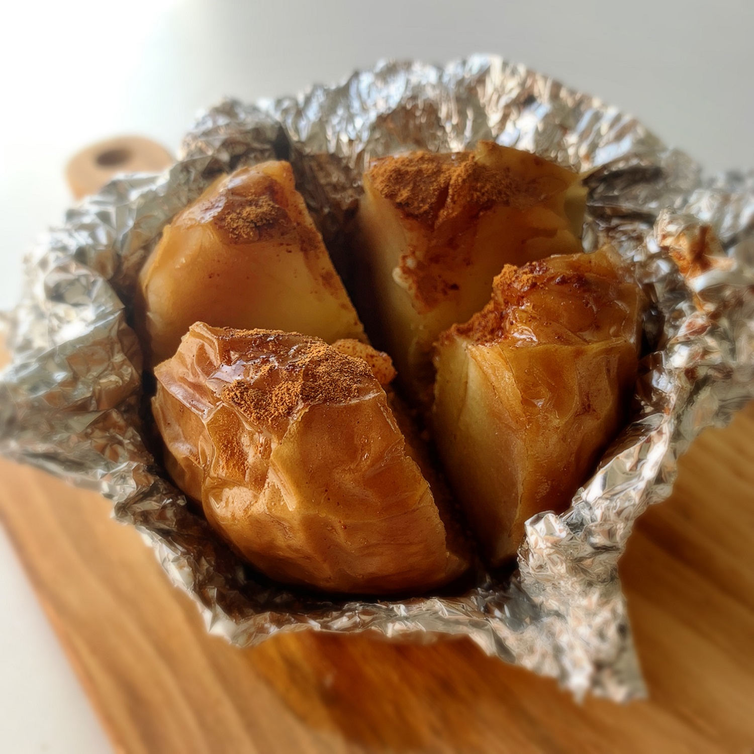 キャンプで絶品デザート『サクとろ焼きりんご』レシピと3つのコツ