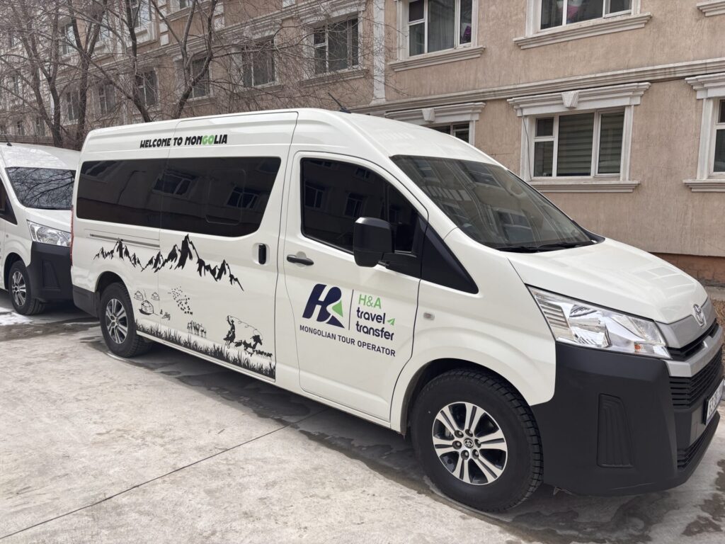 ラクダに乗ってミニゴビ砂漠を探検！ モンゴル・エルセンタサルカイ砂丘 KITAGAWA