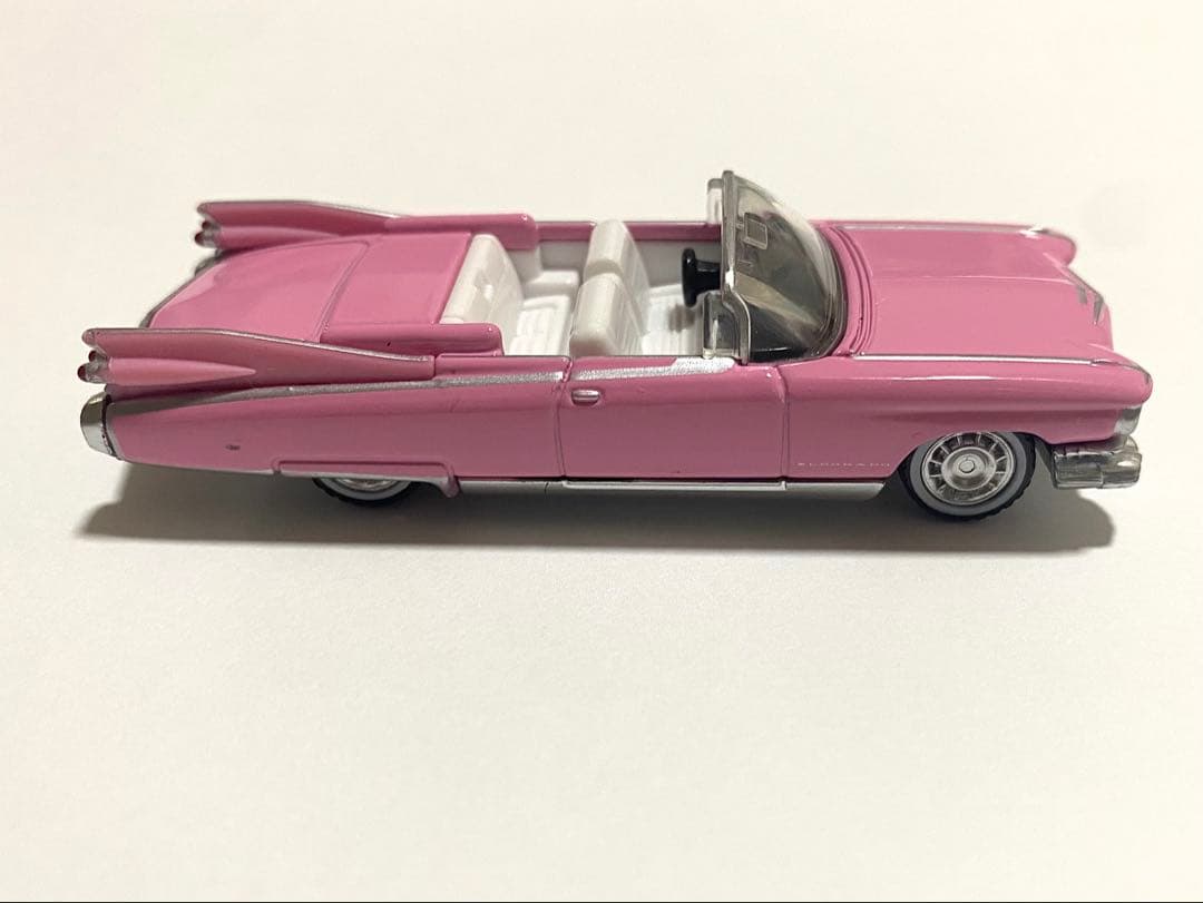 トミカプレミアム 25 キャデラック エルドラド ビアリッツ