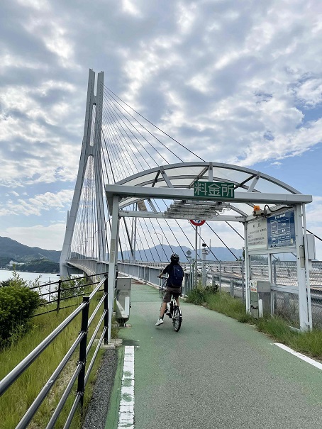 生口島より望むしまなみ海道と多々羅大橋 25664003103 の写真・イラスト素材アマナイメージズ