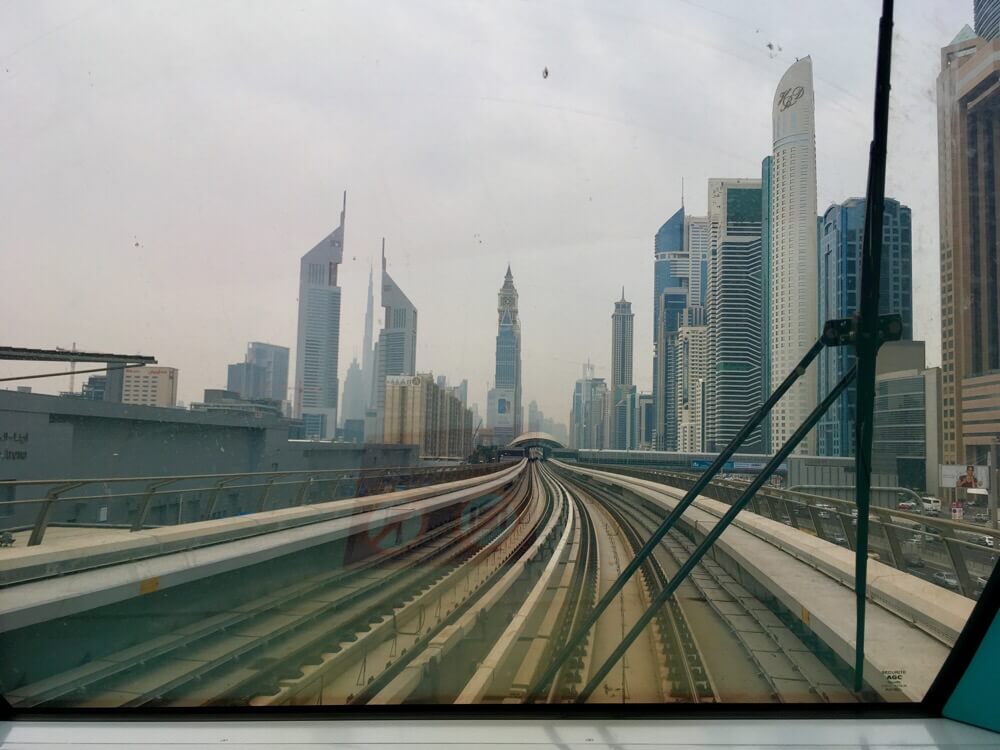 ドバイ空港 & ラウンジ巡り のはずが編