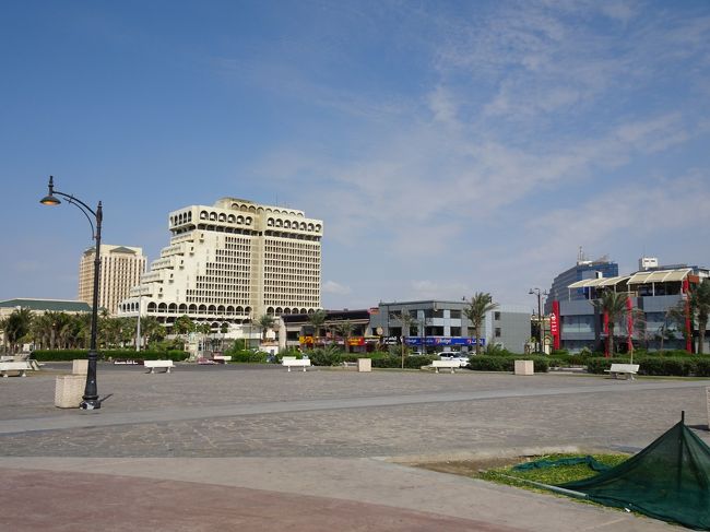今日知ったんだけど、世界で一番広い空港ってサウジアラビアのキング・ファハド空港なんだって。面積78,000ヘクタールだって バーレーンより広いんだって！: r todayilearned
