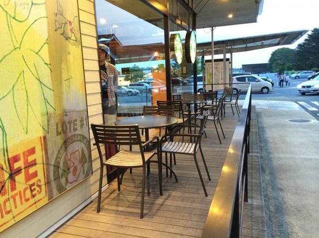 軽井沢プレミアムアウトレット内にあるスタバ』by takelog0810 :