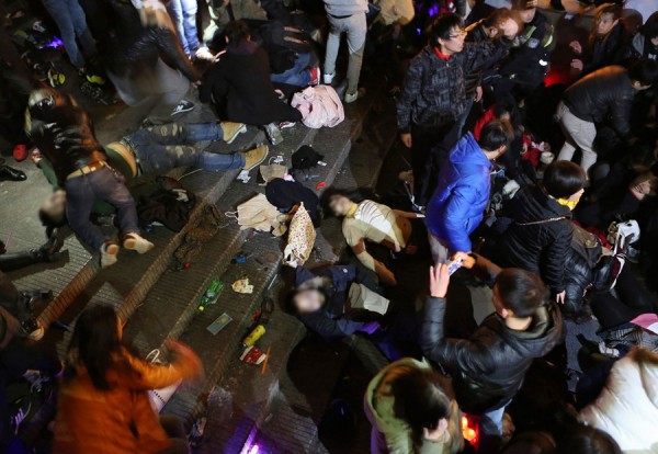 上海外灘人踩人事故現場解封