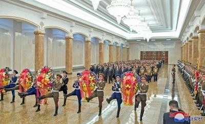 平壌、北朝鮮 - 2019年5月2日:金日成と金正日の首都の廟と墓のクムスサン記念宮殿の写真素材・画像素材 Image